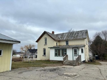 117 Maple St E, Lena, WI 54139