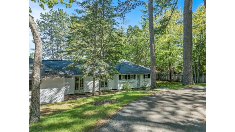 1092 Cranberry Shore Ln 1090 Eagle River, WI 54521 by Re/Max Property Pros $6,400,000