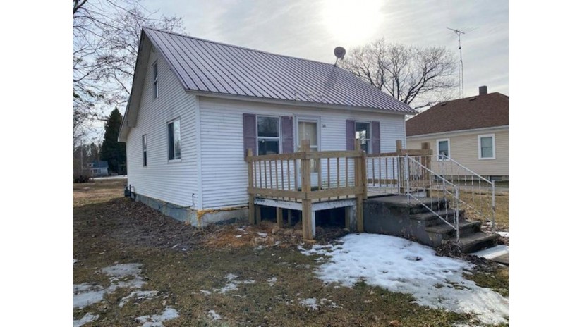 509 Mill St White Lake, WI 54491 by Shorewest Realtors $79,900