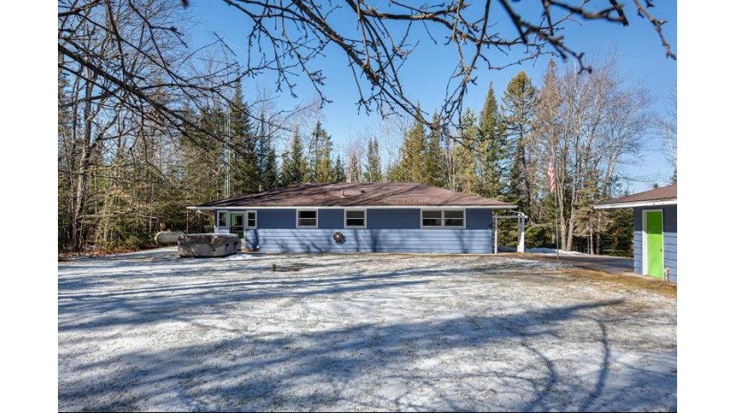 102 Hwy 17 Eagle River, WI 54521 by Re/Max Property Pros $289,900