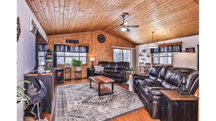 8620 Kenwood Terrace Minocqua, WI 54548 by Re/Max Property Pros $449,900