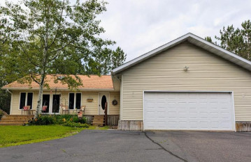 W5928 Big Elk Rd, Worcester, WI 54555