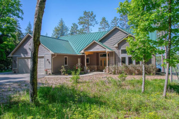 8221 Trails End Rd, Land O Lakes, WI 54540