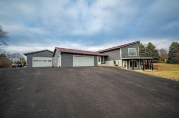 730 Meadow Drive, Hudson, WI 54016