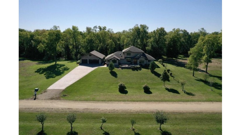 23120 Orchard Lane Rock Falls, IL 61071 by Whitetail Properties Real Estate Llc $990,000