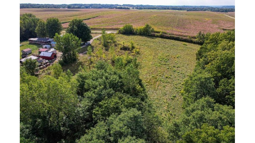 21370 Smit Rd. Morrison, IL 61270 by Whitetail Properties Real Estate Llc $150,000