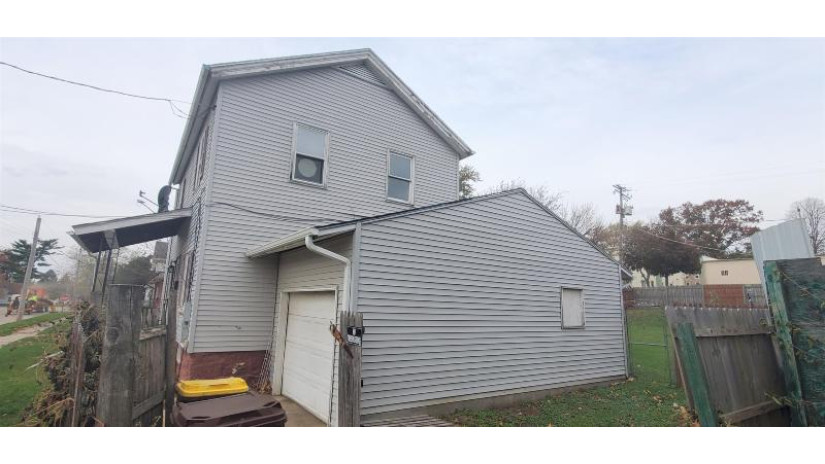 6 W Lincoln Mount Morris, IL 61054 by Re/Max Of Rock Valley $79,900