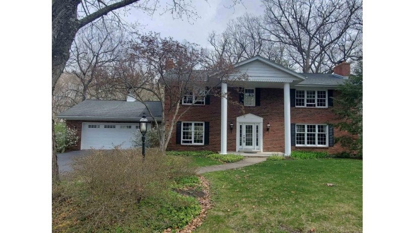 5140 Farmington Close Rockford, IL 61114 by Berkshire Hathaway Homeservices Crosby Starck Re $380,000