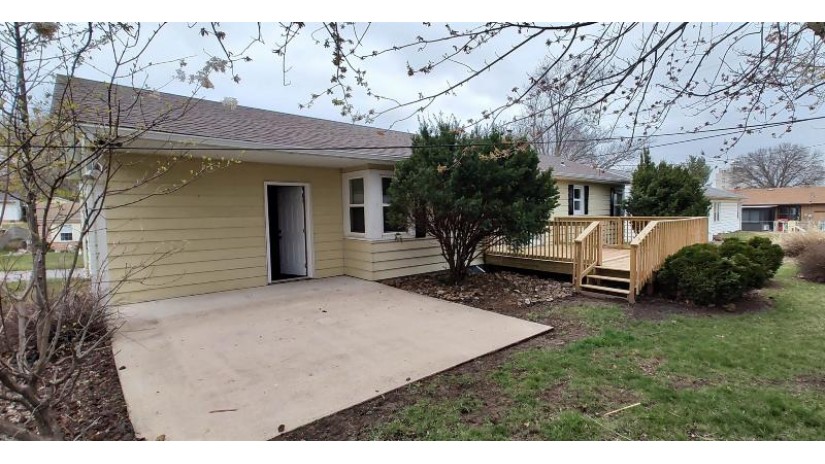 828 Shirlen Drive Quincy, IL 62301 by Dickerson & Nieman $169,900