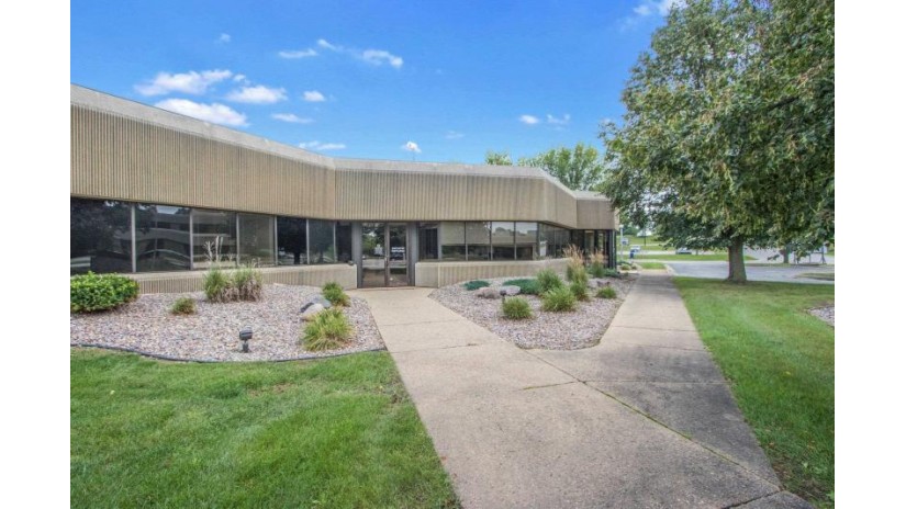 1088 Springhurst Drive Ashwaubenon, WI 54304 by Micoley.com Llc - wadem@micoley.com $3,250,000