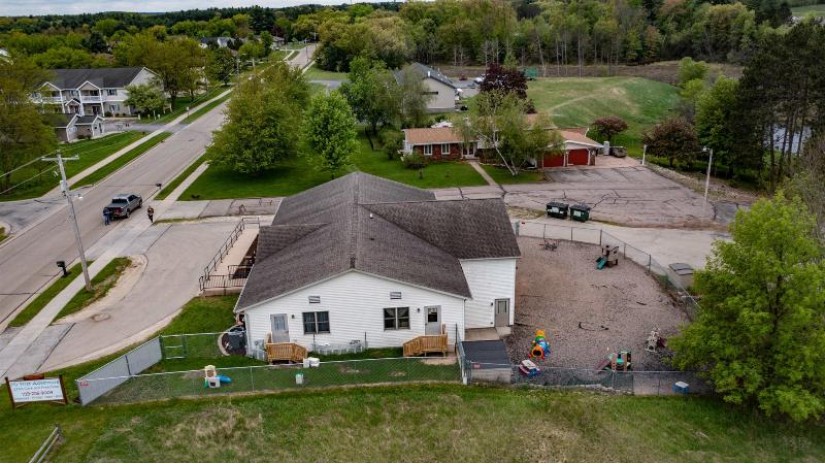 303 S Western Avenue Waupaca, WI 54981 by RE/MAX Lyons Real Estate - OFF-D: 615-815-7860 $475,000