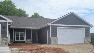 1001B Mill Pond Circle, Weyauwega, WI 54983