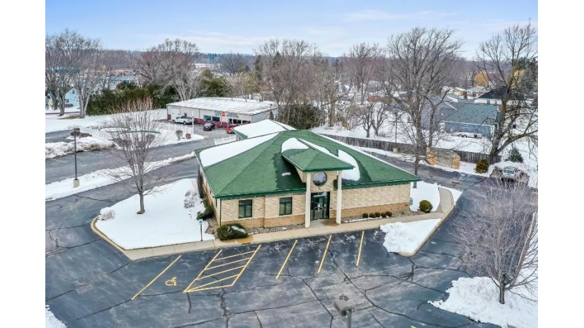 2200 Velp Avenue Howard, WI 54303 by Dallaire Realty - Office: 920-569-0827 $715,000