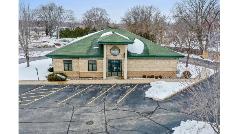 2200 Velp Avenue Howard, WI 54303 by Dallaire Realty - Office: 920-569-0827 $715,000