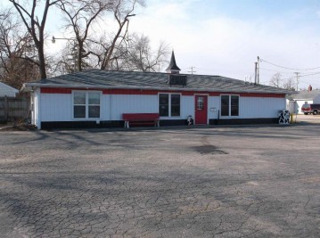 230 W Main Street, Omro, WI 54963-1336