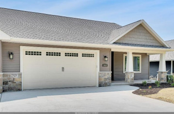 1419 Prairie Lake Circle, Fox Crossing, WI 54956