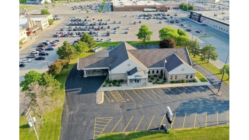 781 Willard Drive Ashwaubenon, WI 54304 by Dallaire Realty - Office: 920-569-0827 $1,300,000