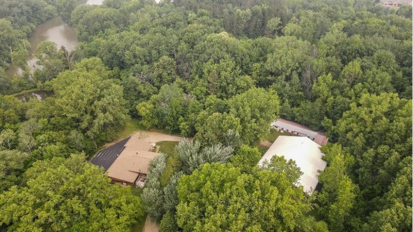 5472 Sportsman Drive Rockland, WI 54115 by Keller Williams Green Bay - PREF: 312-399-5659 $1,950,000