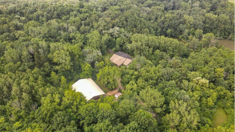 5472 Sportsman Drive Rockland, WI 54115 by Keller Williams Green Bay - PREF: 312-399-5659 $1,950,000