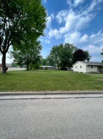 1002 7th Street, Waupaca, WI 54981