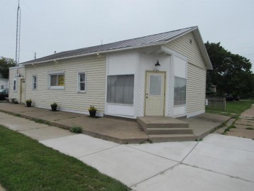 1301 16th Avenue, Menominee, MI 49858