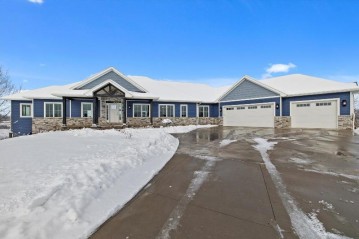 4359 Eagle Landing Court, Wrightstown, WI 54115-7726