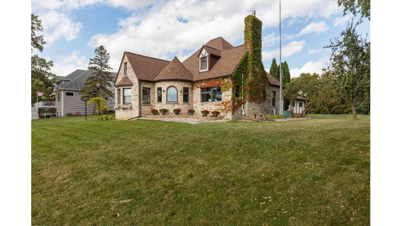 5413 Nickels Drive Oshkosh, WI 54904 by Expert Real Estate Partners, Llc - OFF-D: 920-765-3662 $1,490,000