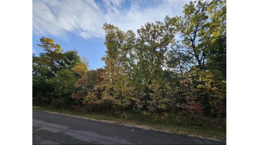 Marlwood Drive Lot 20 Deerfield, WI 54982 by First Weber, Inc. $29,900