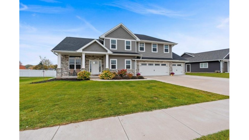 1785 Applewood Drive Lawrence, WI 54115 by Realty Executives Fortitude $719,000