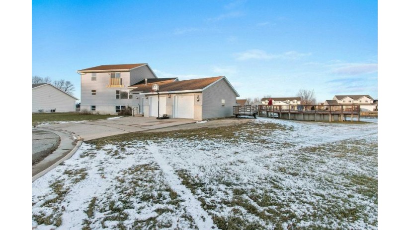 1027 Maple Vista Court Seymour, WI 54165 by Exit Elite Realty - OFF-D: 920-540-3505 $449,500