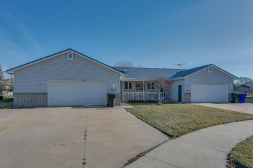 2718 Fieldstone Court, Kaukauna, WI 54130