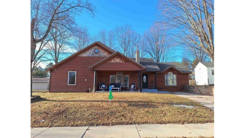 901 Main Street Gresham, WI 54128 by Zimms and Associates Realty, LLC - CELL: 920-655-7323 $214,900
