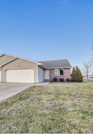 402 W Woodrow Court, Denmark, WI 54208