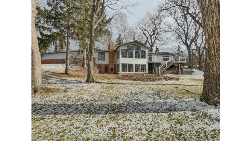 1434 E Marhill Road Ashwaubenon, WI 54313 by Gojimmer Real Estate - gojimmer@yahoo.com $655,000