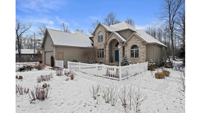 773 Terra Cotta Drive Neenah, WI 54956 by Cardinal Realty, Llc - PREF: 920-268-8209 $550,000