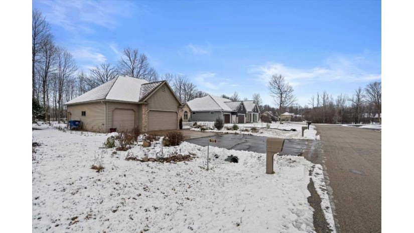 773 Terra Cotta Drive Neenah, WI 54956 by Cardinal Realty, Llc - PREF: 920-268-8209 $550,000