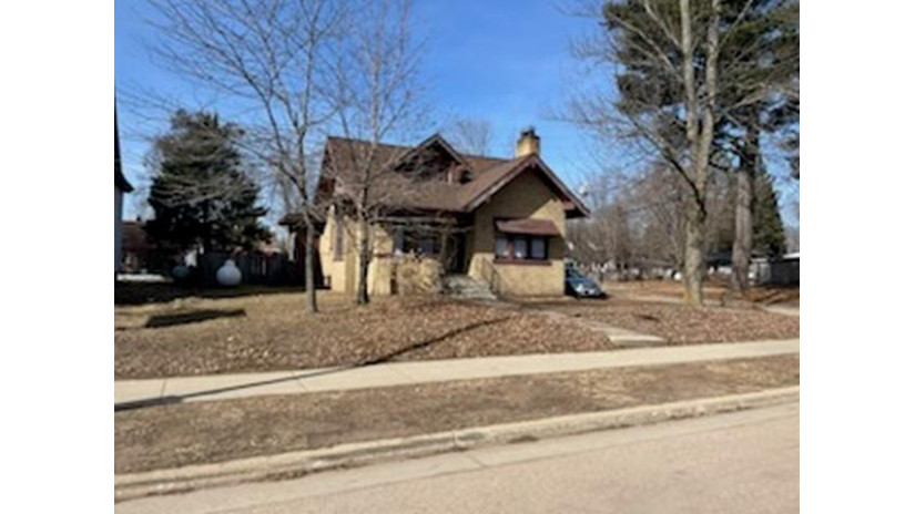 961 Main Street Gresham, WI 54128 by American Dream Real Estate, Inc. $139,900