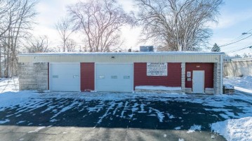 541 W 10th Avenue, Oshkosh, WI 54902-6407