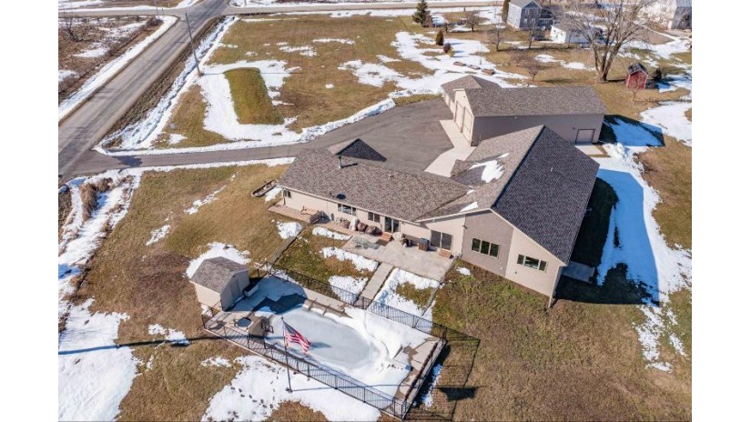 W4070 Wege Road Center, WI 54913 by Ben Bartolazzi Real Estate, Inc - Office: 920-770-4015 $999,000