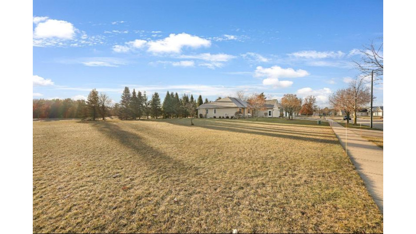 1547 Foxfire Court Waupaca, WI 54981 by Coaction Real Estate, Llc $450,000