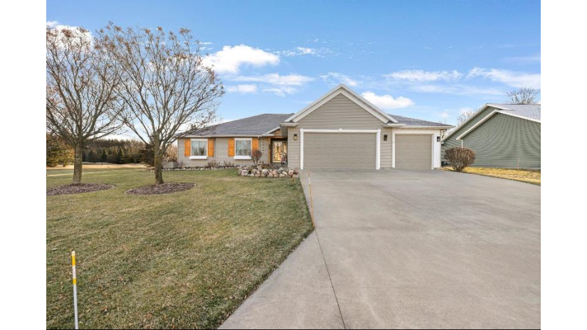 1547 Foxfire Court Waupaca, WI 54981 by Coaction Real Estate, Llc $450,000