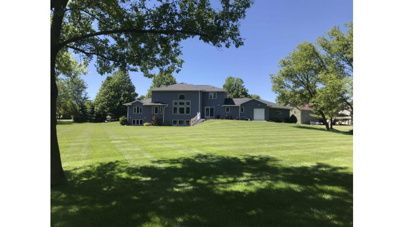 259 Willow Creek Road Rosendale, WI 54974 by Roberts Homes And Real Estate - OFF-D: 920-923-4522 $594,900