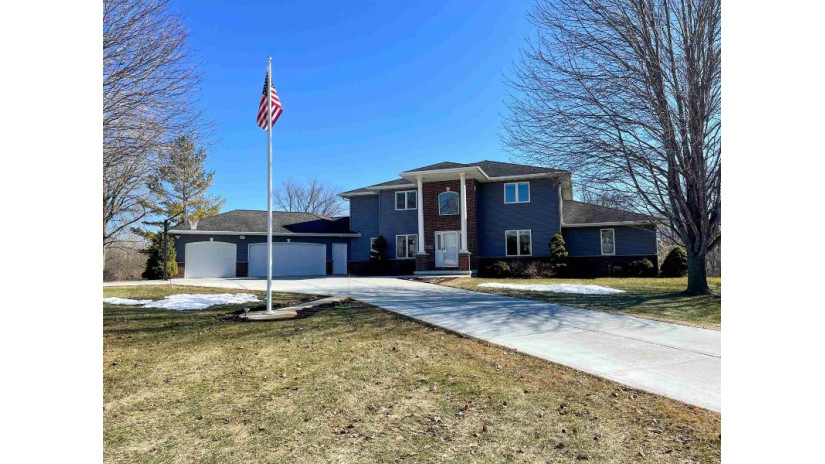 259 Willow Creek Road Rosendale, WI 54974 by Roberts Homes And Real Estate - OFF-D: 920-923-4522 $594,900