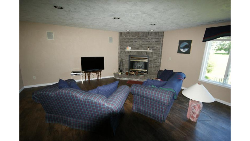 5230 Channel View Drive Oshkosh, WI 54901 by Cmcp Realty, Llc - Office: 920-642-0980 $599,000