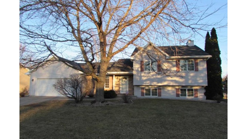 1264 Snowdon Drive Algoma, WI 54904 by Shambeau & Thern Real Estate, LLC - Office: 715-258-9900 $339,900