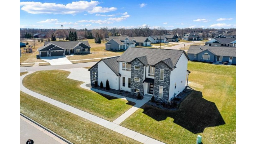 1015 Nutmeg Drive Lawrence, WI 54115 by Resource One Realty, Llc - CELL: 920-217-5498 $639,900