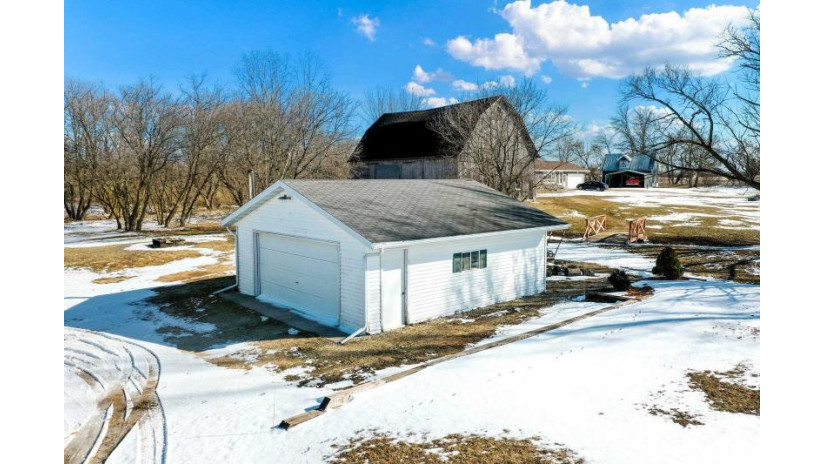 1771 S County Rd T Eaton, WI 54311 by Resource One Realty, Llc - OFF-D: 920-370-0162 $449,900