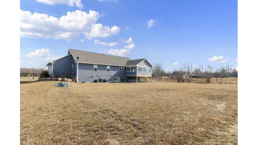 461 Glenview Way Little Suamico, WI 54141 by Micoley.com Llc - deanar@micoley.com $569,900