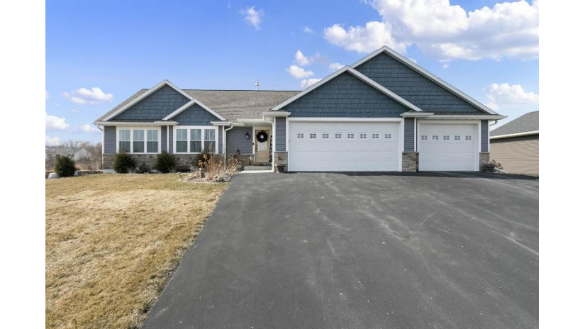 461 Glenview Way Little Suamico, WI 54141 by Micoley.com Llc - deanar@micoley.com $569,900