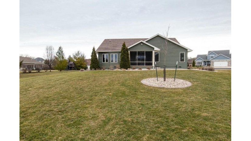 2285 Roselawn Lane Algoma, WI 54904 by First Weber, Realtors, Oshkosh - CELL: 920-216-0142 $548,000